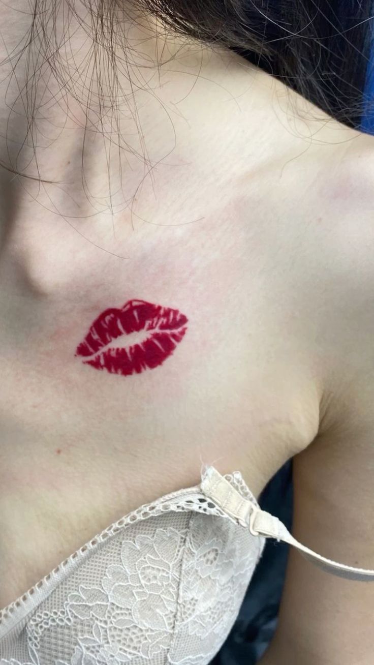 29 Kiss Tattoo Ideas: Romantic, Minimalist, and Bold Designs That Tell a Story