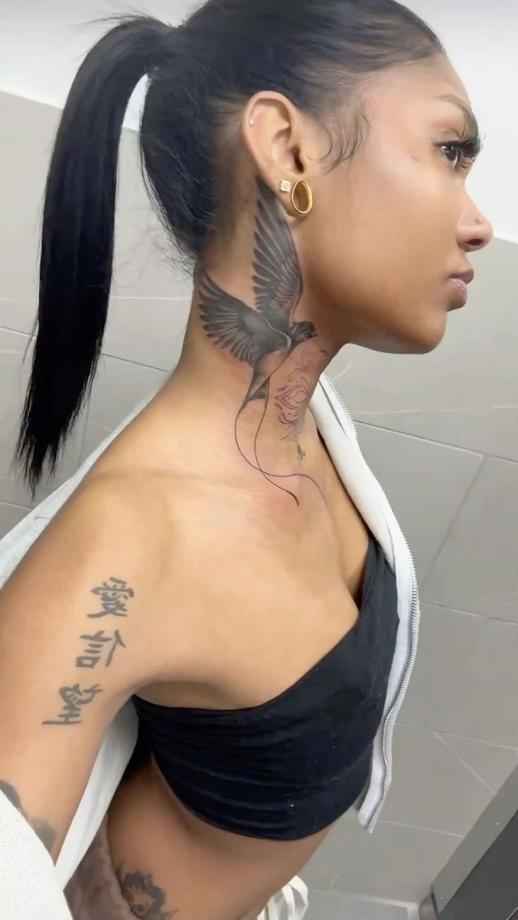 30 Neck Tattoo Women: Stylish, Subtle and Bold Ideas for Modern Ink