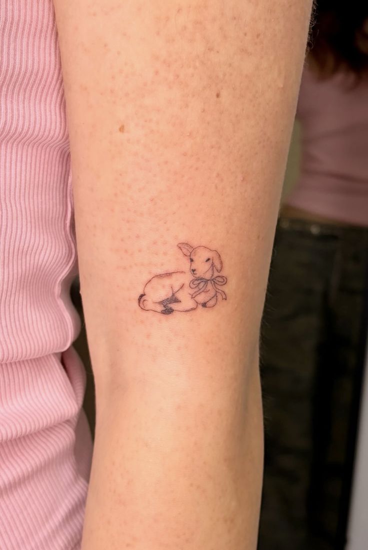 31 Lamb Tattoo Ideas: Gentle Symbolism, Fine Line Art, and Modern Aesthetic Inspiration