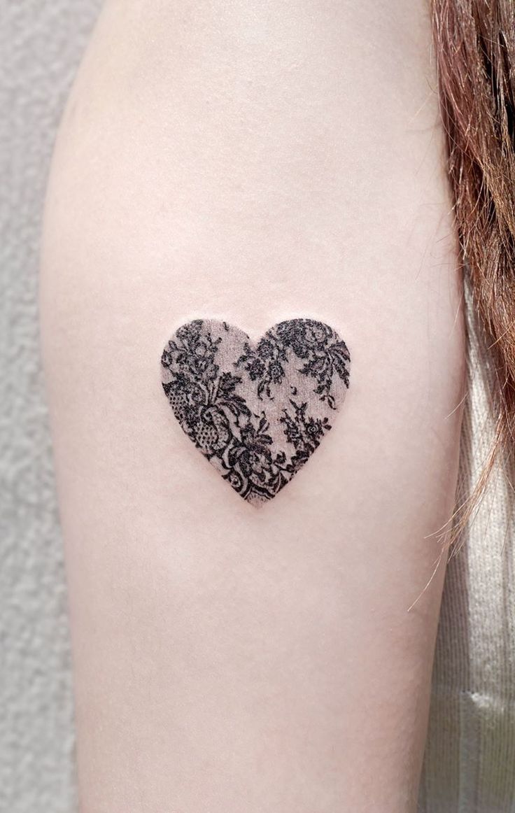 28 Lace Tattoo Ideas: Elegant Designs Inspired by Delicate Fabric
