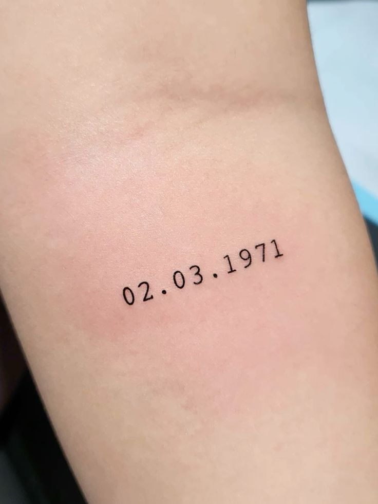 30 Date Tattoo Ideas 2026: Meaningful Designs, Roman Numerals, Fine Line Fonts & Placement Inspiration