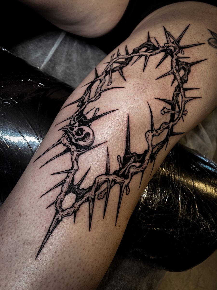 29 Thorn Tattoo Ideas: Bold, Symbolic Designs With Edge