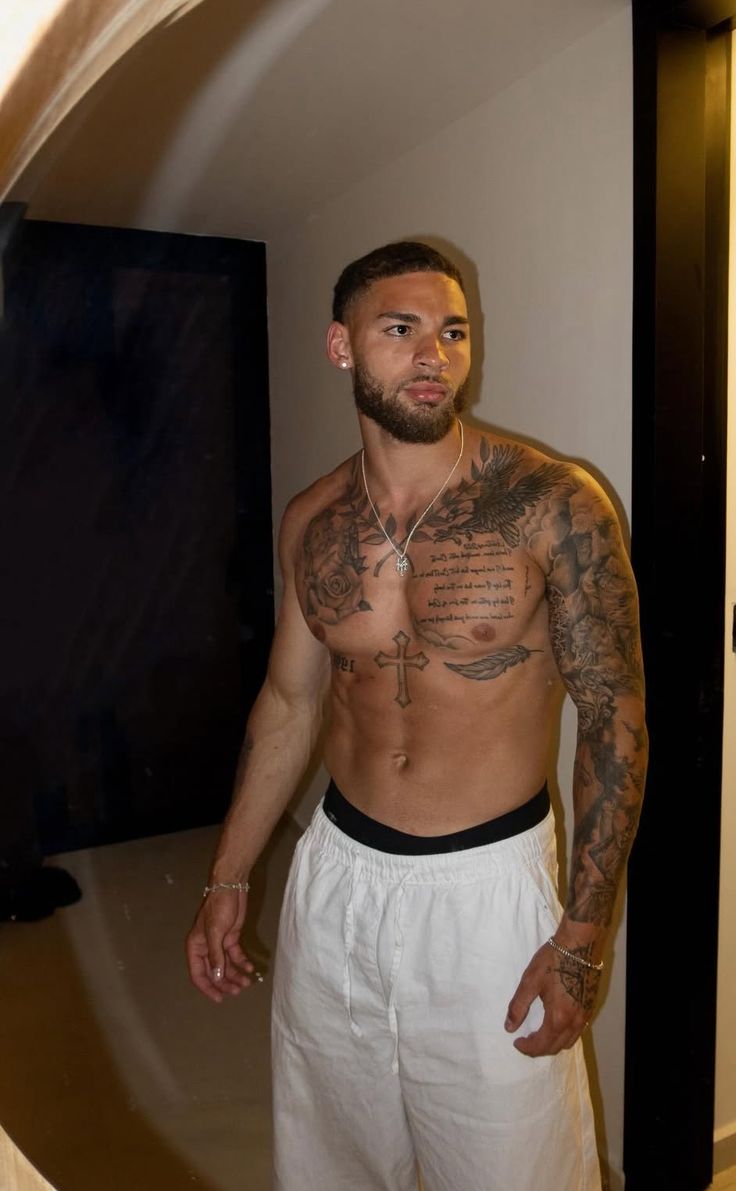 29 Chest Tattoo Men 2026 &mdash; Bold Ideas, Meaningful Symbols, and Modern Styles