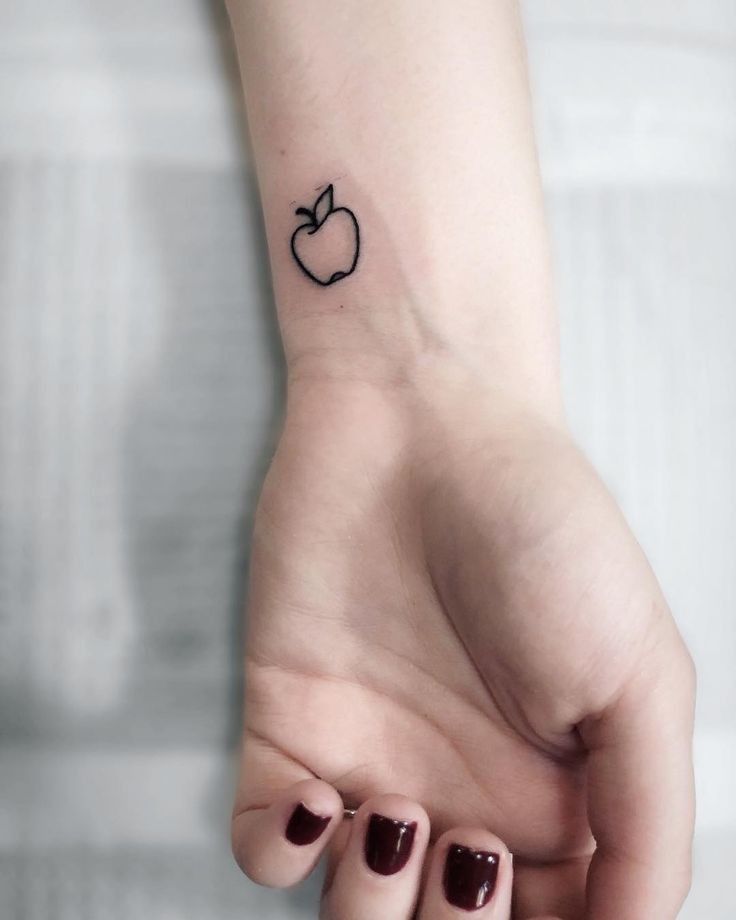 30 Apple Tattoo Ideas 2026: From Minimalist Ink to Story-Driven Designs