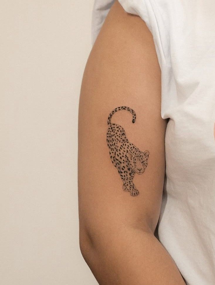 29 Leopard Tattoo Ideas 2026: Elegant Power, Fine Line Detail & Modern Style