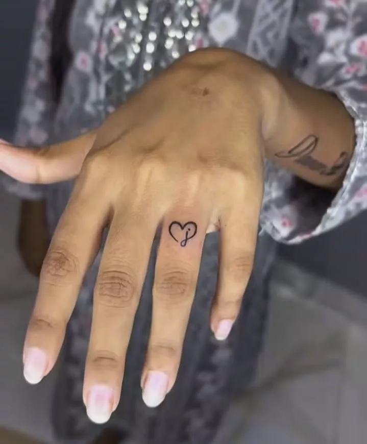 28 Ring Finger Tattoo Ideas 2026: Subtle Statements, Lasting Symbols