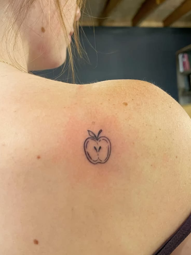 30 Apple Tattoo Ideas 2026: From Minimalist Ink to Story-Driven Designs
