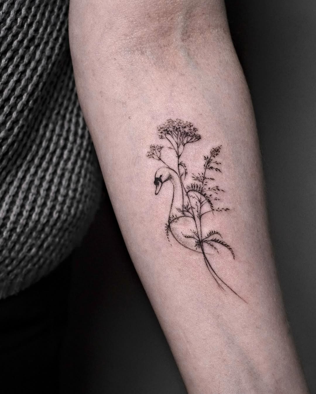 32 Swan Tattoo Ideas 2026: Elegant, Minimalist & Meaningful Designs to Inspire You