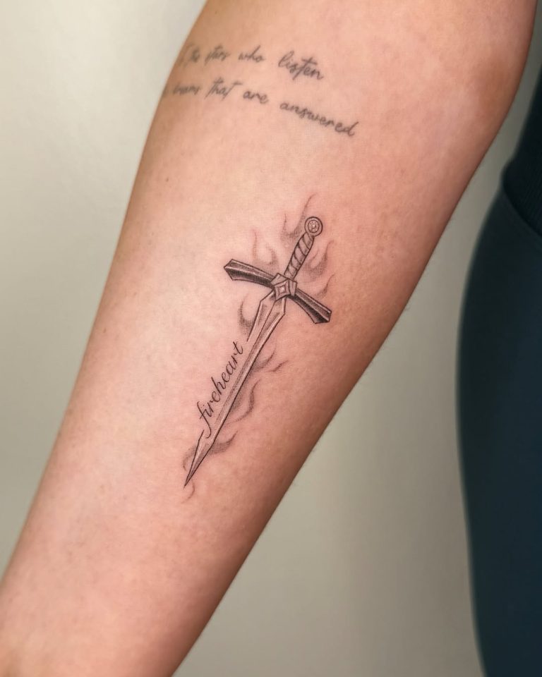 4th Ink Design Fourth Wing Tattoo Ideas 2026: Dragon Designs, Minimalist Ink, Tairn ...
