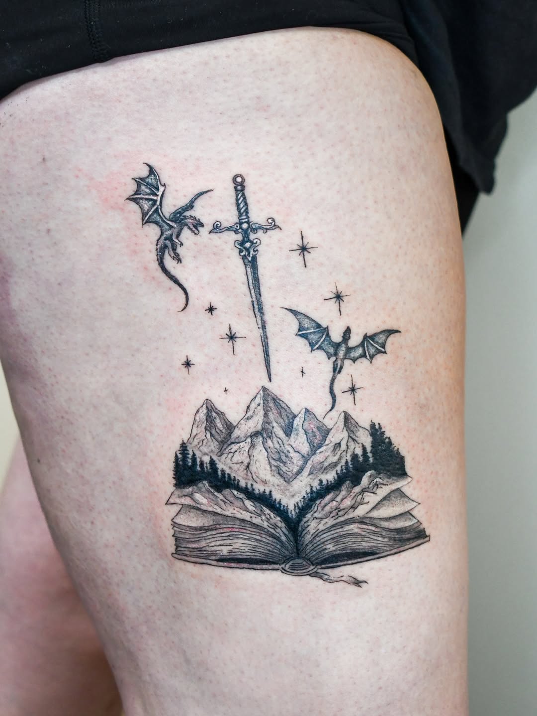 29 Fourth Wing Tattoo Ideas 2026: Dragon Ink, Violet Energy & Minimalist Magic