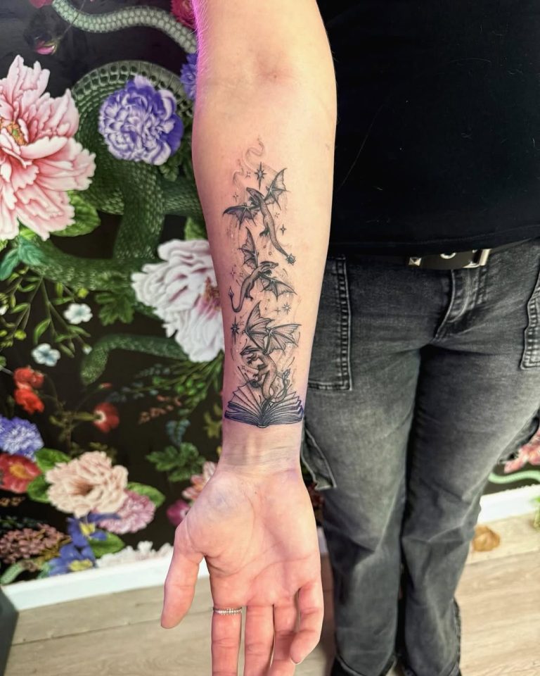 4th Ink Design Fourth Wing Tattoo Ideas 2026: Dragon Designs, Minimalist Ink, Tairn ...