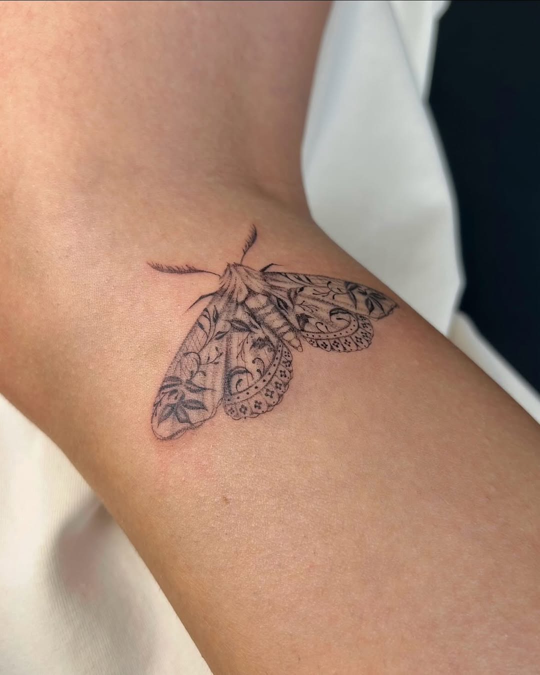 30 Moth Tattoo Ideas 2026: Dark Beauty, Lunar Symbolism & Modern Ink Trends
