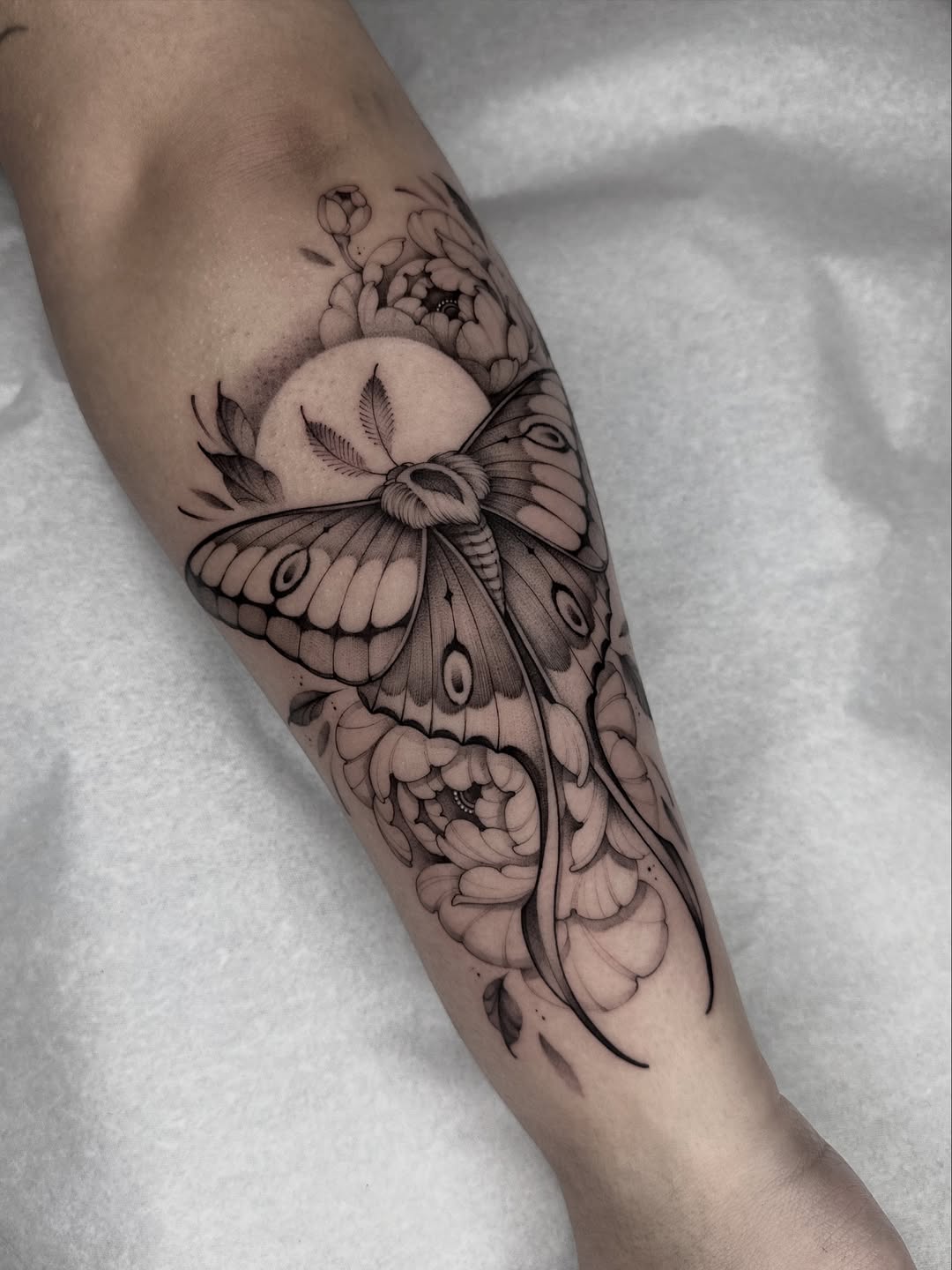 30 Moth Tattoo Ideas 2026: Dark Beauty, Lunar Symbolism & Modern Ink Trends