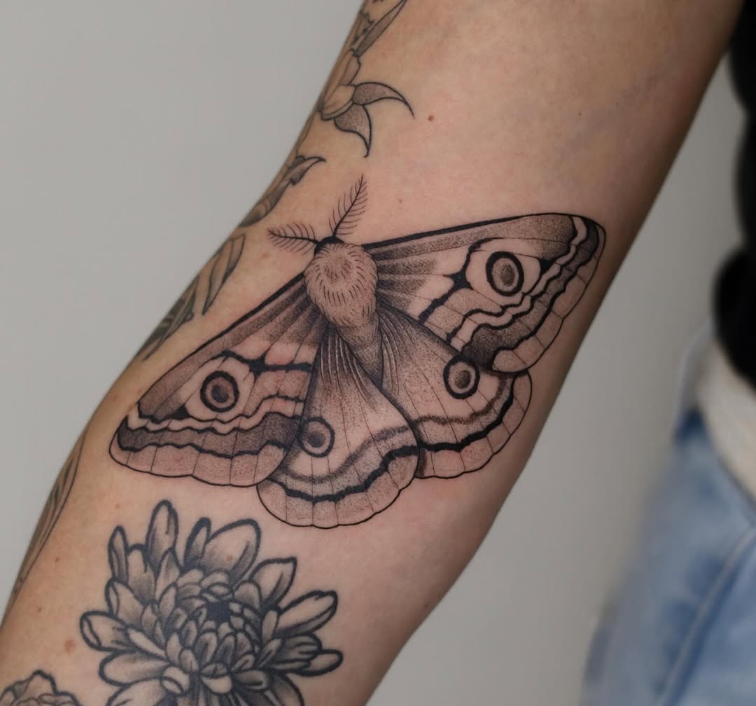 30 Moth Tattoo Ideas 2026: Dark Beauty, Lunar Symbolism & Modern Ink Trends
