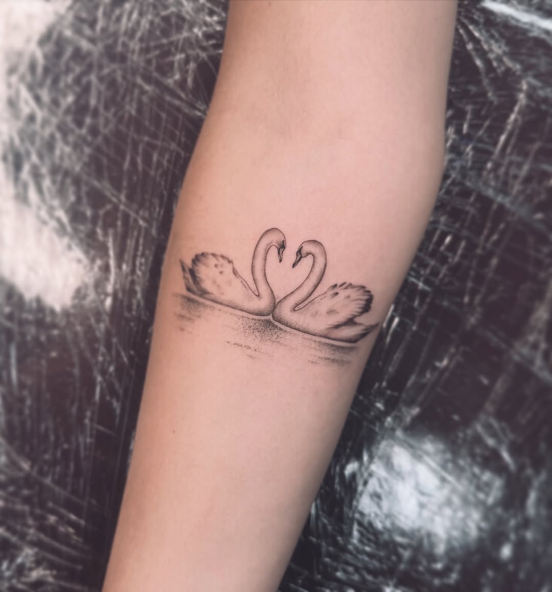 32 Swan Tattoo Ideas 2026: Elegant, Minimalist & Meaningful Designs to Inspire You