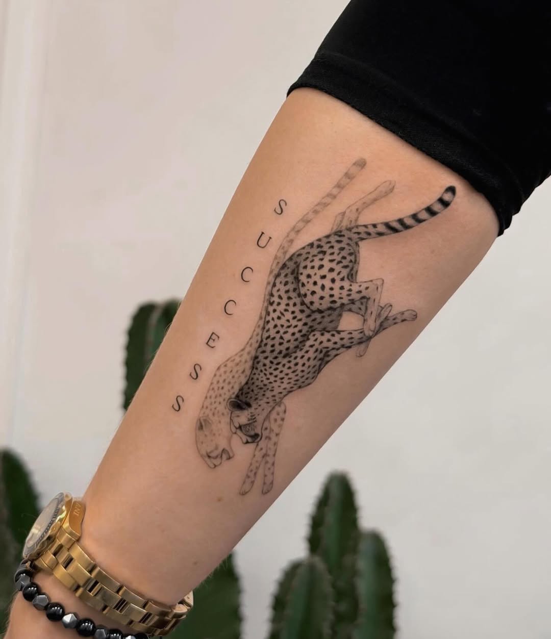 29 Leopard Tattoo Ideas 2026: Elegant Power, Fine Line Detail & Modern Style