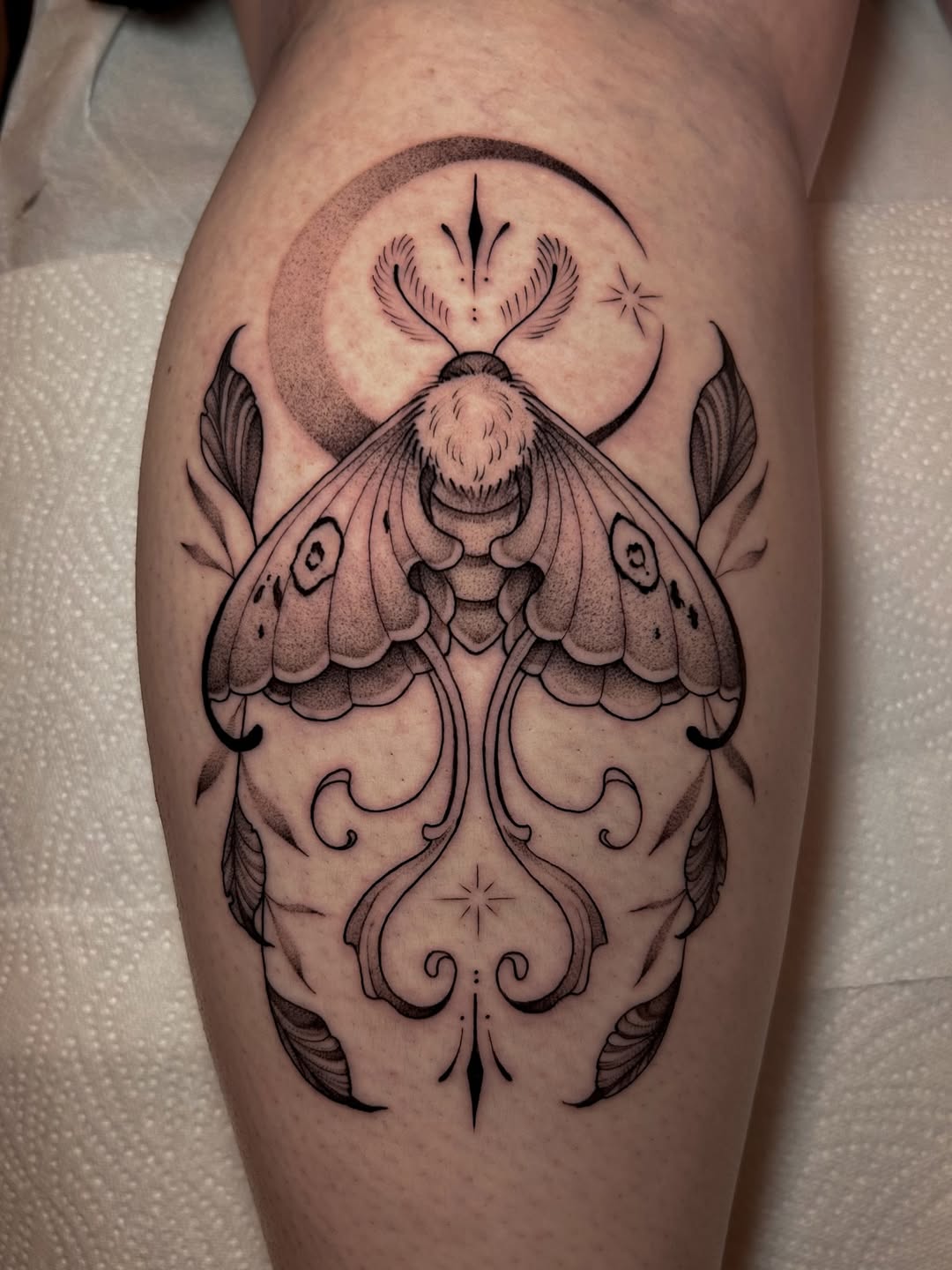 30 Moth Tattoo Ideas 2026: Dark Beauty, Lunar Symbolism & Modern Ink Trends