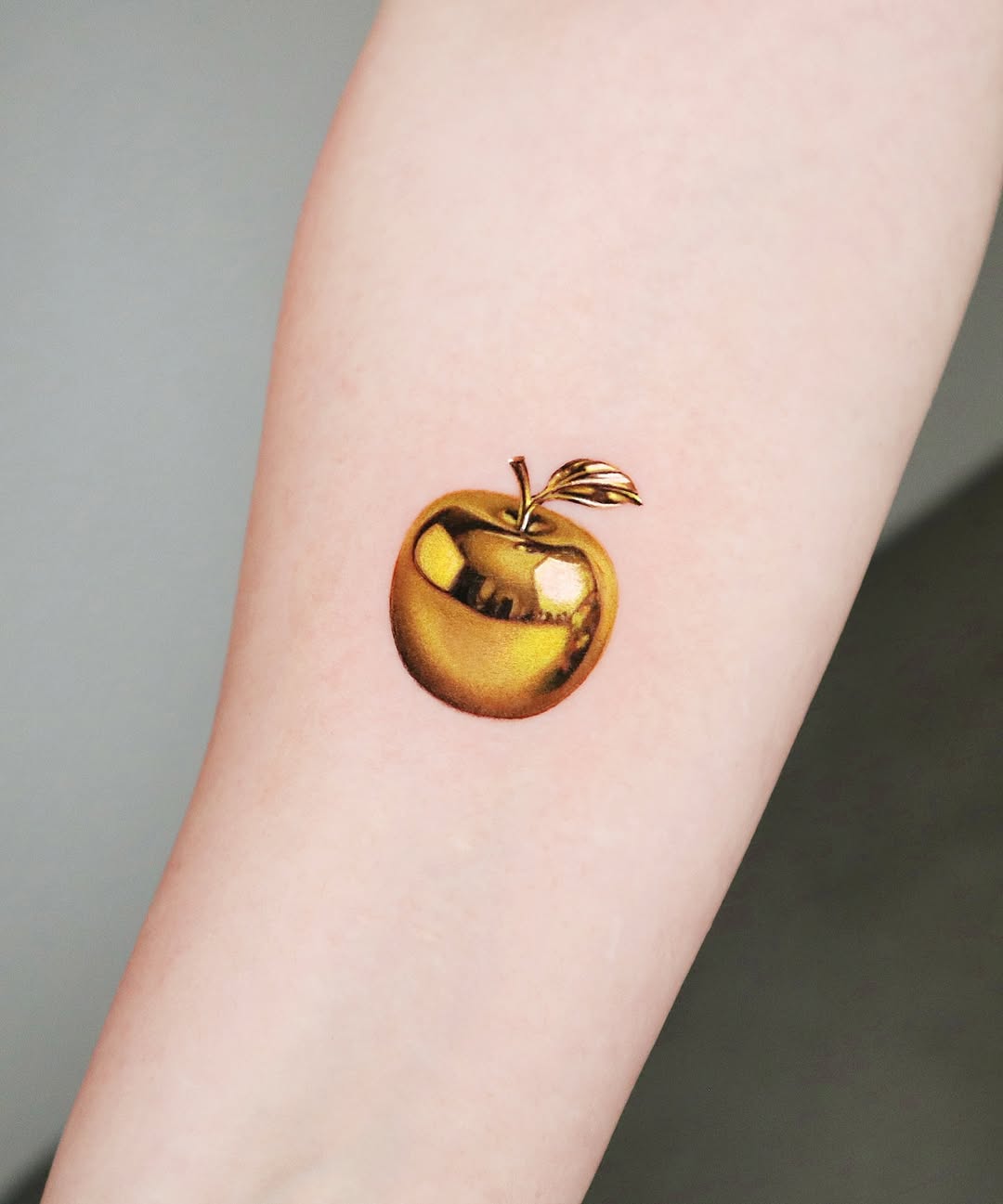 30 Apple Tattoo Ideas 2026: From Minimalist Ink to Story-Driven Designs
