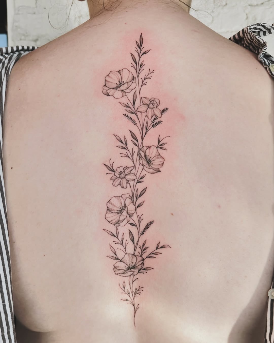 30 Flower Spine Tattoo Ideas 2026: Elegant, Dainty & Meaningful Designs for Women