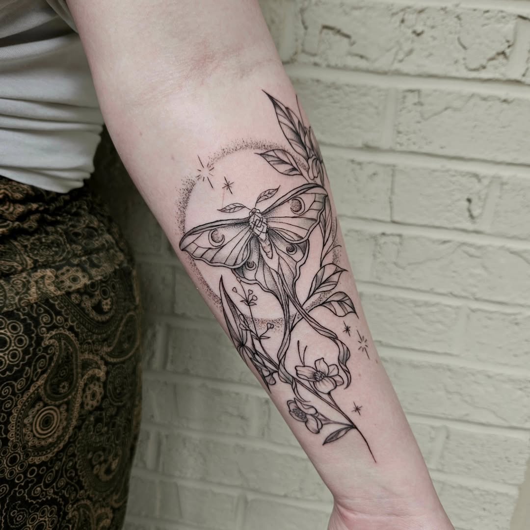 30 Moth Tattoo Ideas 2026: Dark Beauty, Lunar Symbolism & Modern Ink Trends