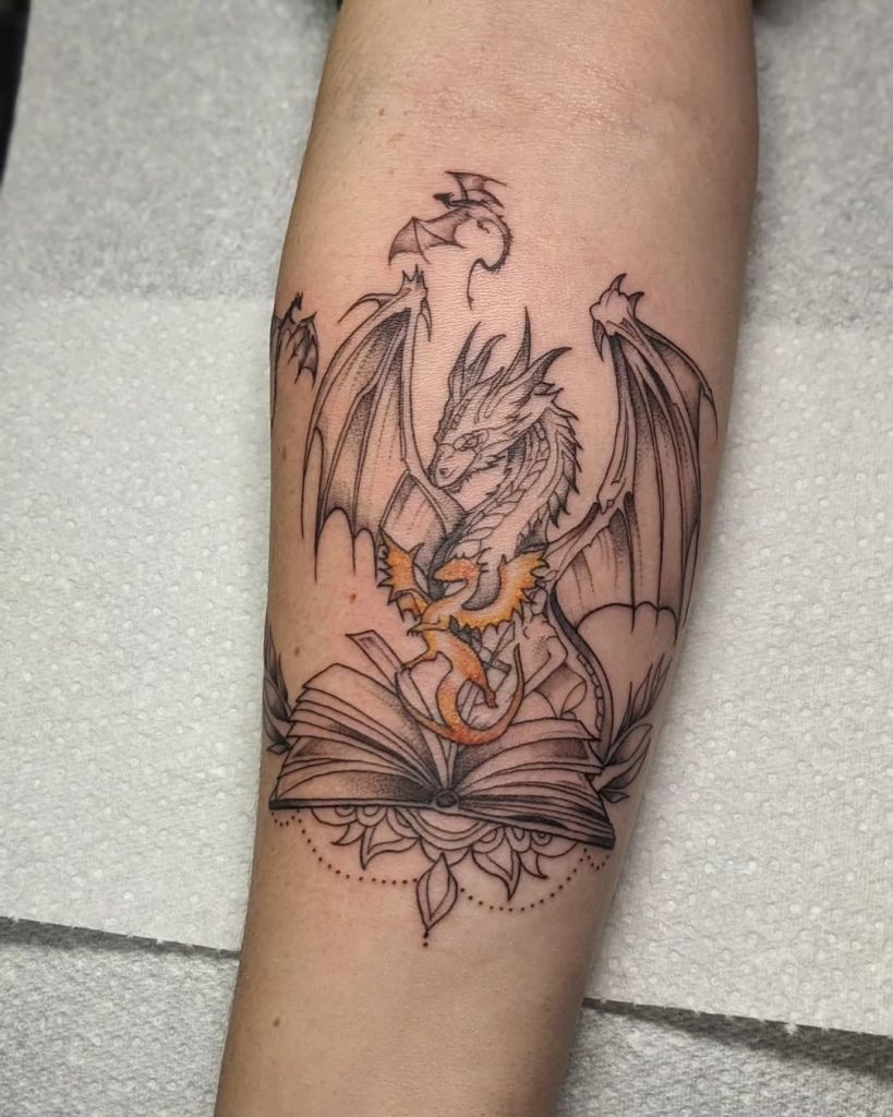 4th Ink Design Fourth Wing Tattoo Ideas 2026: Dragon Designs, Minimalist Ink, Tairn ...