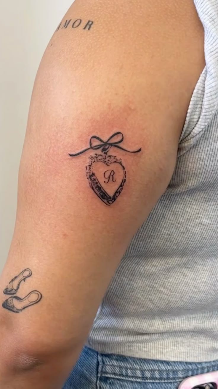 28 Bow Tattoo Ideas 2026: Feminine, Playful & Timeless Designs for Women