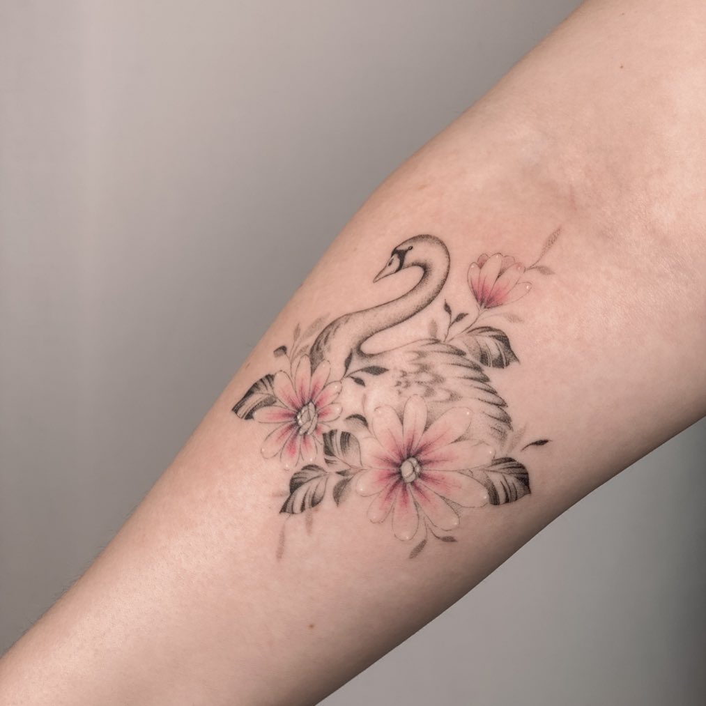 32 Swan Tattoo Ideas 2026: Elegant, Minimalist & Meaningful Designs to Inspire You