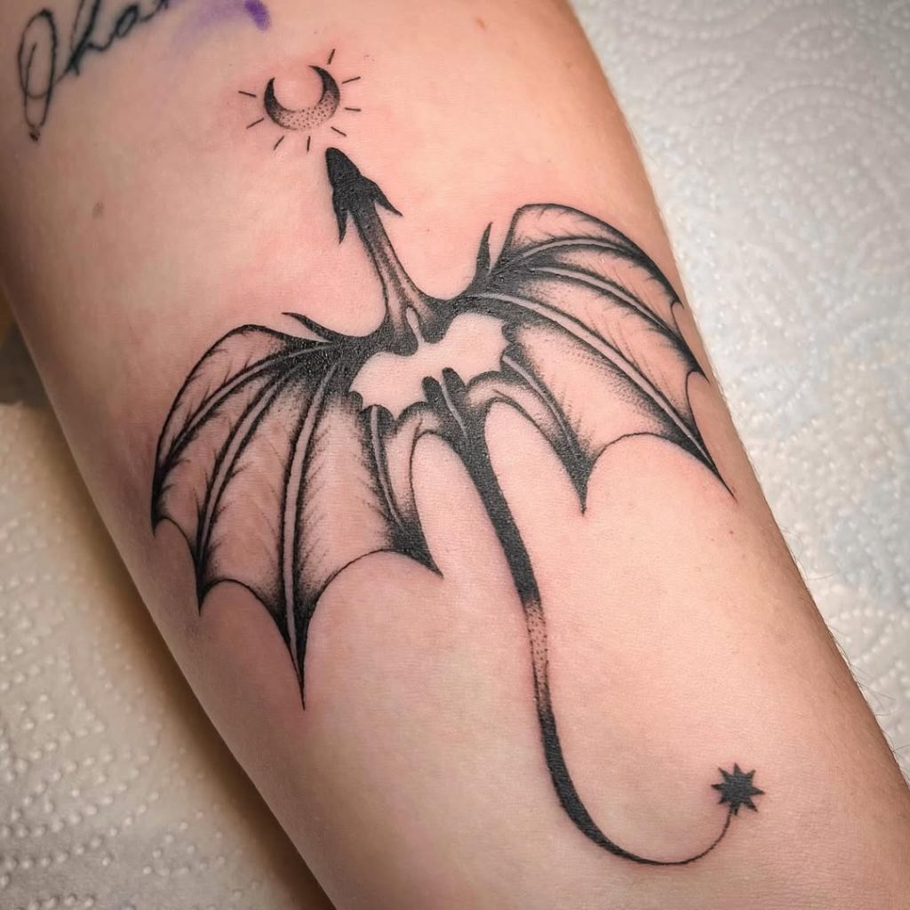 4th Ink Design Fourth Wing Tattoo Ideas 2026: Dragon Designs, Minimalist Ink, Tairn ...