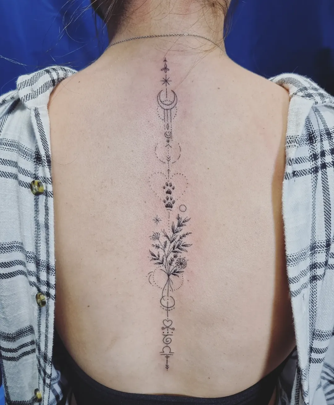30 Flower Spine Tattoo Ideas 2026: Elegant, Dainty & Meaningful Designs for Women