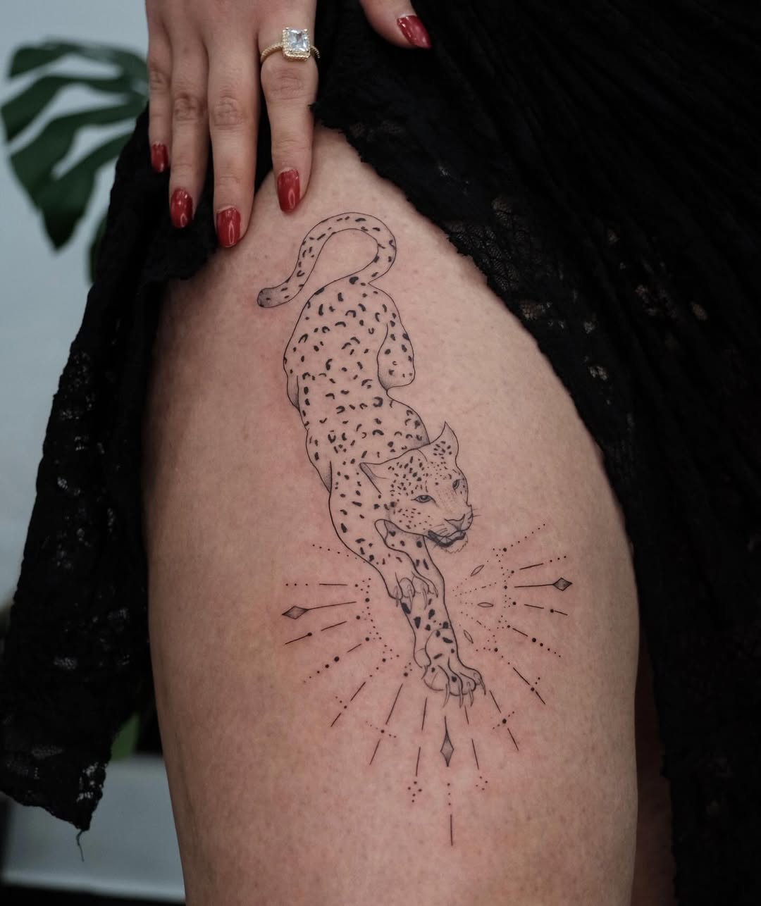 29 Leopard Tattoo Ideas 2026: Elegant Power, Fine Line Detail & Modern Style