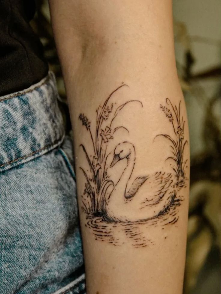 32 Swan Tattoo Ideas 2026: Elegant, Minimalist & Meaningful Designs to Inspire You