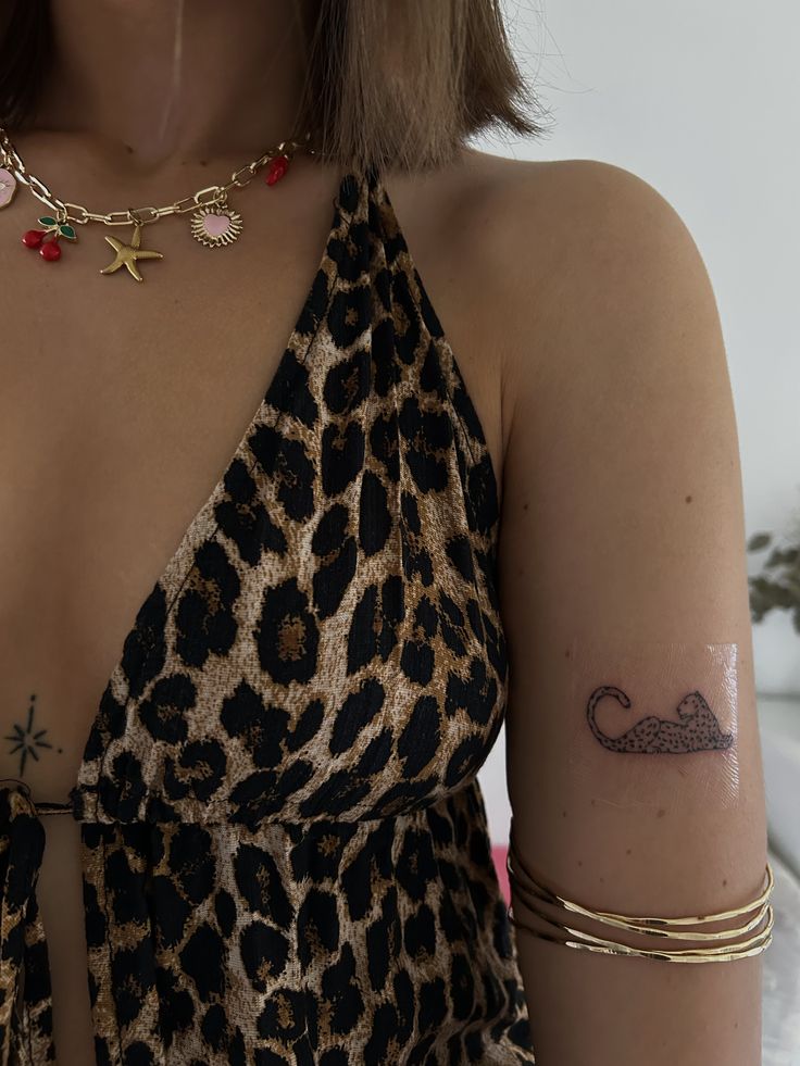 29 Leopard Tattoo Ideas 2026: Elegant Power, Fine Line Detail & Modern Style