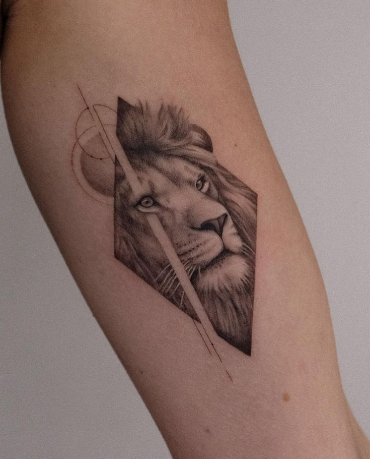 31 Lion Tattoo Ideas 2026: Bold Designs, Minimal Lines, and Timeless Symbolism