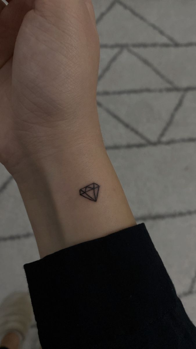 33 Easy Tattoo Ideas 2026: Minimal, Meaningful & Totally Wearable