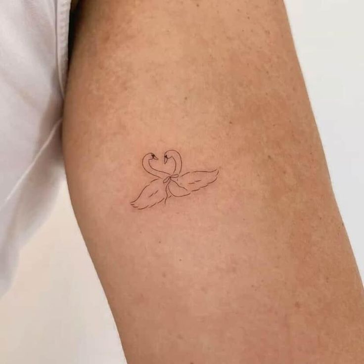 32 Swan Tattoo Ideas 2026: Elegant, Minimalist & Meaningful Designs to Inspire You