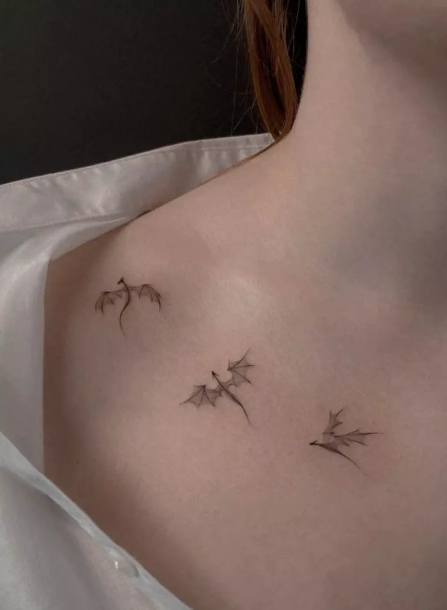 29 Fourth Wing Tattoo Ideas 2026: Dragon Ink, Violet Energy & Minimalist Magic