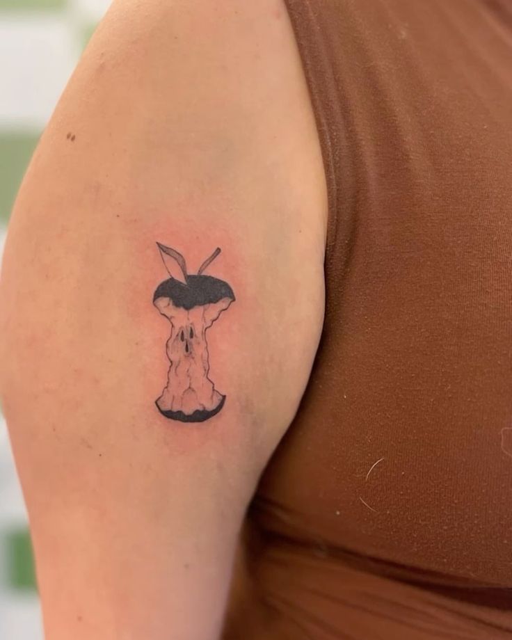 30 Apple Tattoo Ideas 2026: From Minimalist Ink to Story-Driven Designs