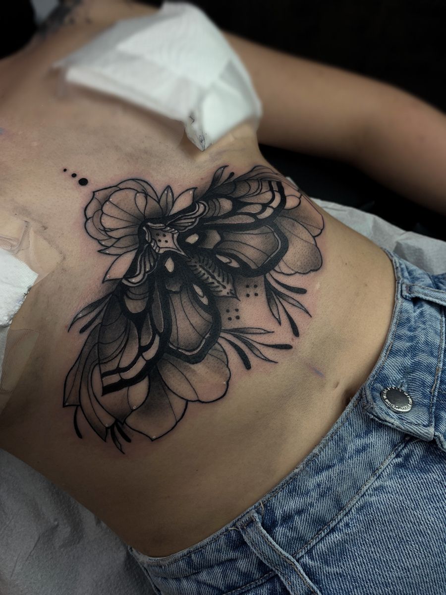 30 Moth Tattoo Ideas 2026: Dark Beauty, Lunar Symbolism & Modern Ink Trends