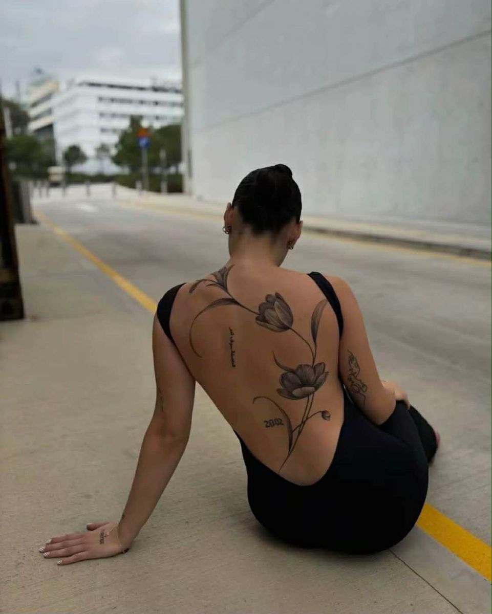 30 Flower Spine Tattoo Ideas 2026: Elegant, Dainty & Meaningful Designs for Women