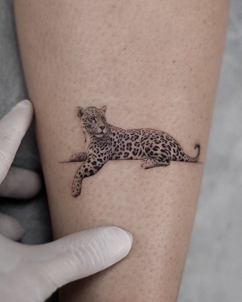 29 Leopard Tattoo Ideas 2026: Elegant Power, Fine Line Detail & Modern Style