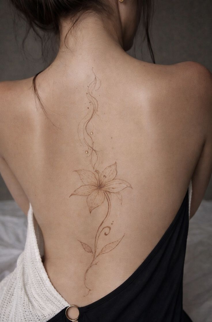 30 Flower Spine Tattoo Ideas 2026: Elegant, Dainty & Meaningful Designs for Women
