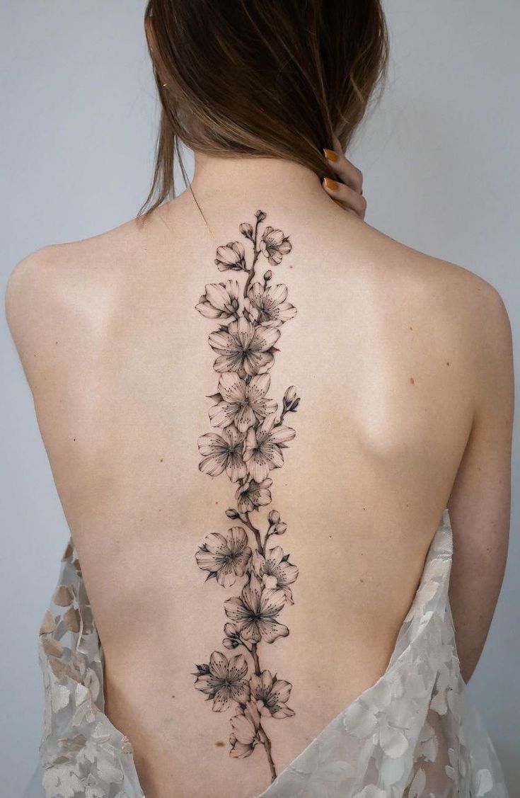 30 Flower Spine Tattoo Ideas 2026: Elegant, Dainty & Meaningful Designs for Women