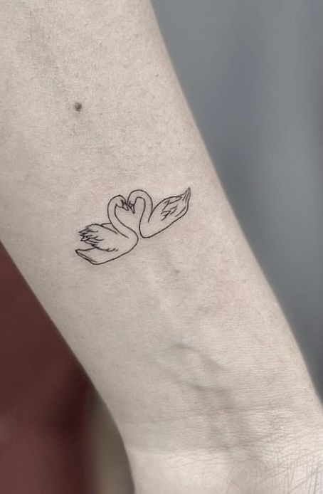 32 Swan Tattoo Ideas 2026: Elegant, Minimalist & Meaningful Designs to Inspire You