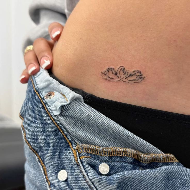32 Swan Tattoo Ideas 2026: Elegant, Minimalist & Meaningful Designs to Inspire You