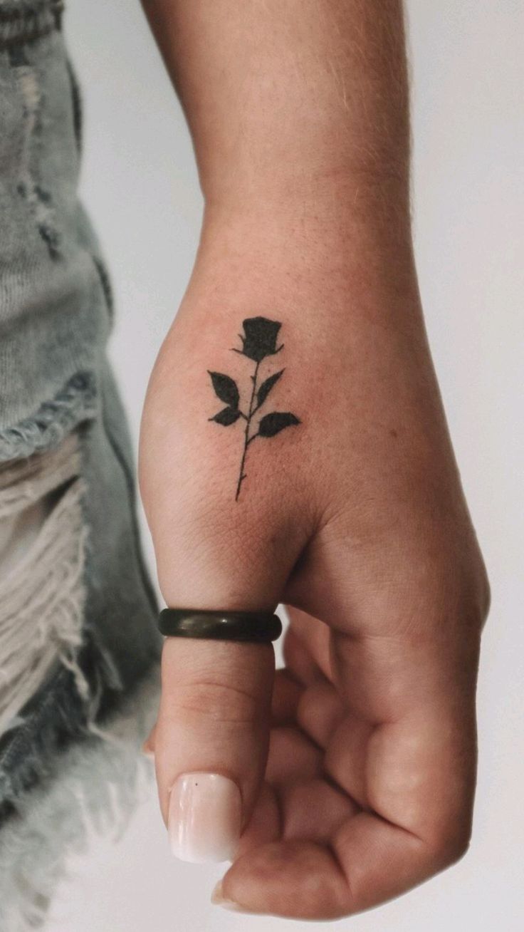 28 Hand Tattoo Ideas 2026: The Most Stylish Designs Taking Over This Year