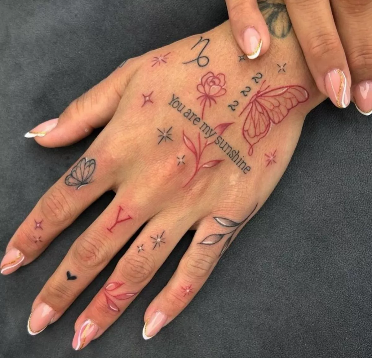 28 Hand Tattoo Ideas 2026: The Most Stylish Designs Taking Over This Year
