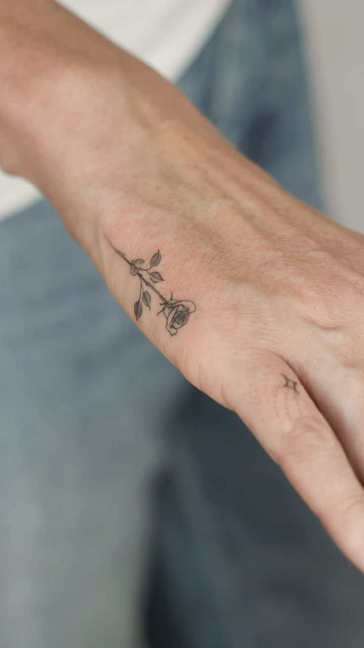 28 Hand Tattoo Ideas 2026: The Most Stylish Designs Taking Over This Year
