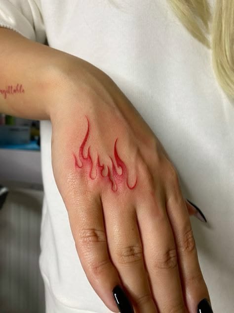 28 Hand Tattoo Ideas 2026: The Most Stylish Designs Taking Over This Year
