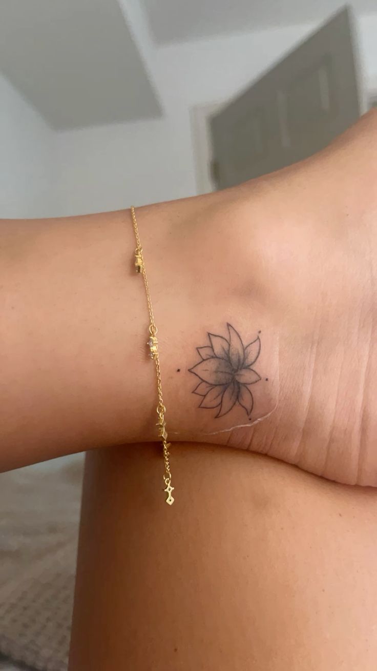 29 Simple Tattoo Ideas 2026: Minimal Designs That Still Make a Statement