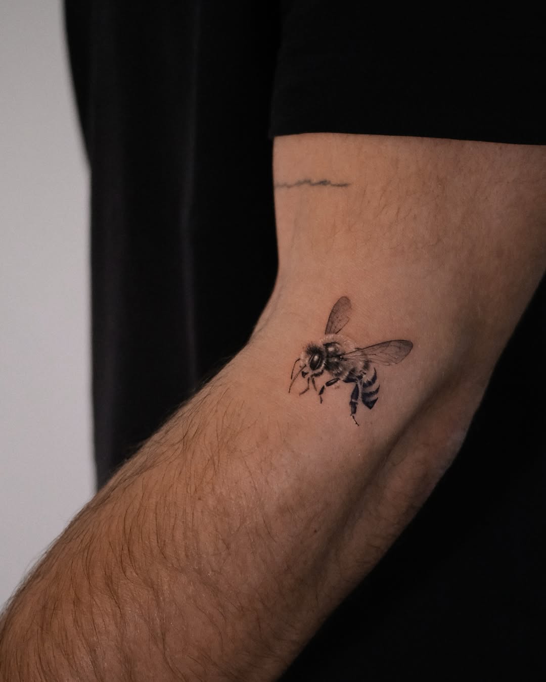 31 Bee Tattoo Ideas 2026: Tiny Bumble Designs, Fine Line Ink & Realistic Honey Bee Inspiration